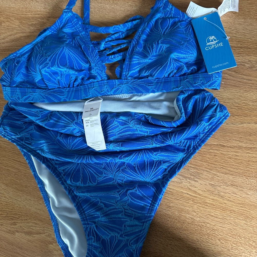 Cupshe Vibrant Blue Shell Bikini